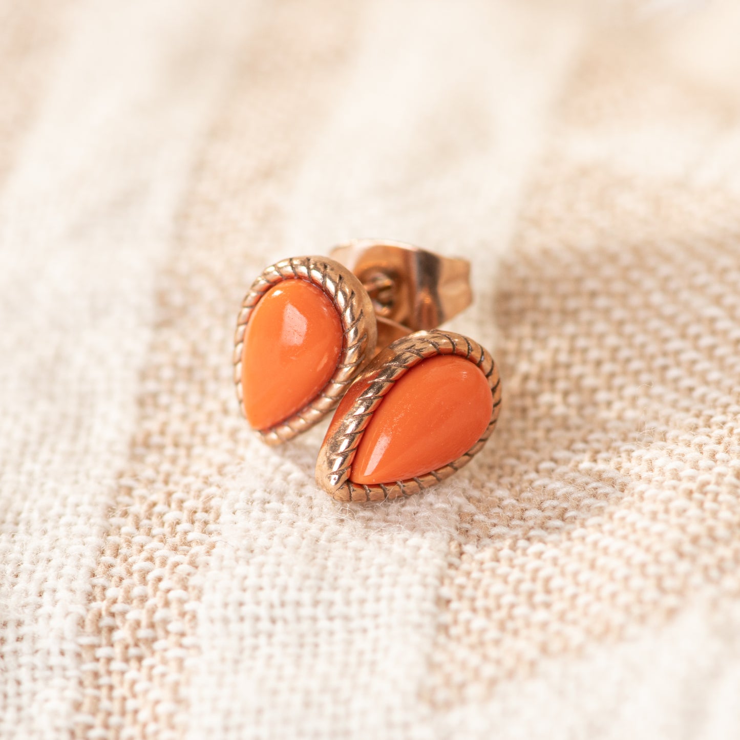 iXXXi Jewelry Ear Studs Magic Coral