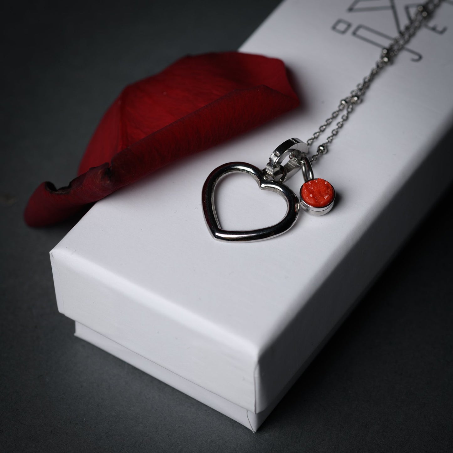 iXXXi Jewelry Charm Heart Open